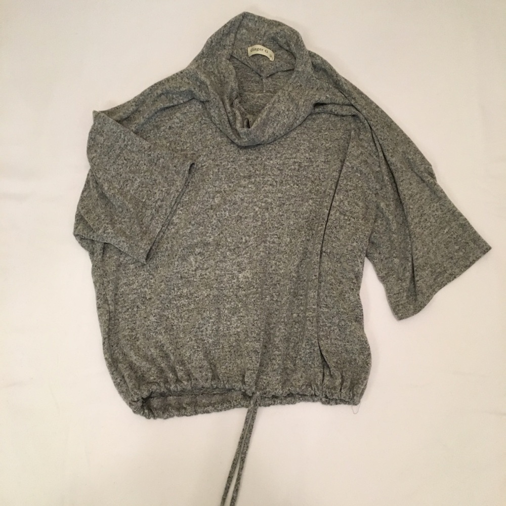 Medium Black and gray blend drawstring shirt